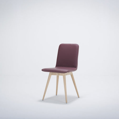 Chaise contemporaine - ENA - Gazzda - d'intérieur / en tissu / en chêne