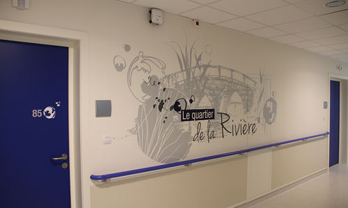 Sticker mural sur mesure - EHPAD RICHWILLER - Atelier d'Art Osmoze - Design & décoration murale - pour établissement public