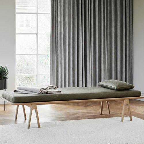 Lit de jour contemporain - LEVEL - WOUD - en cuir / en chêne / d'intérieur