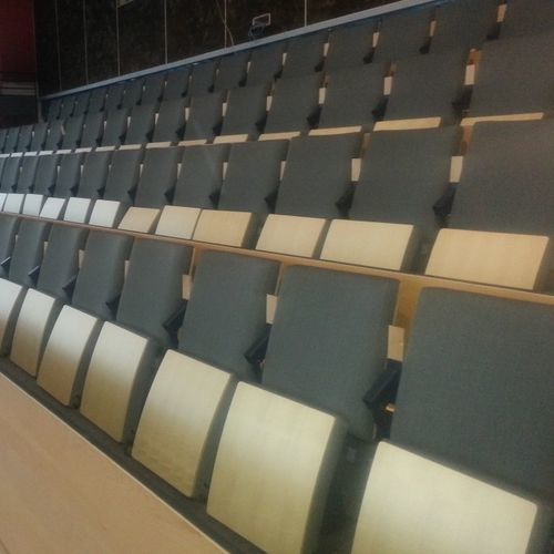 Chaise d'auditorium contemporaine - Volta - X - Jezet Seating - d'intérieur / en tissu ignifuge / avec piètement en métal peint