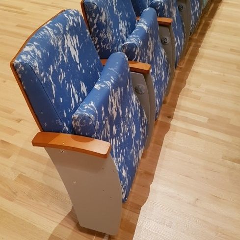 Fauteuil d'auditorium contemporain - Custom Made - Jezet Seating - en tissu ignifuge / pliant / gris