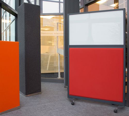 Séparateur de bureau au sol - ALUSCREEN - myO - en tissu acoustique / en polycarbonate / en aluminium