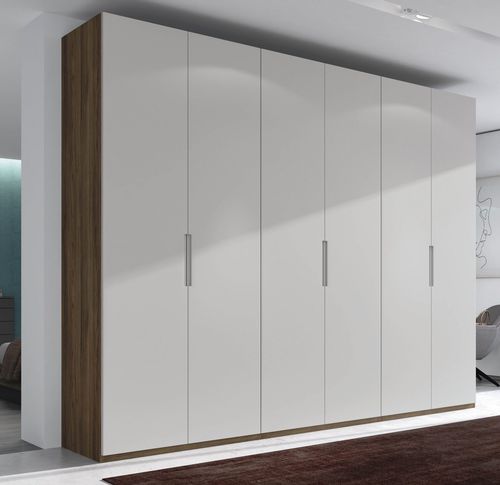 Armoire contemporaine - Cosmo by EOS. 057 - Glicerio Chaves - en bois laqué / à portes battantes / blanche