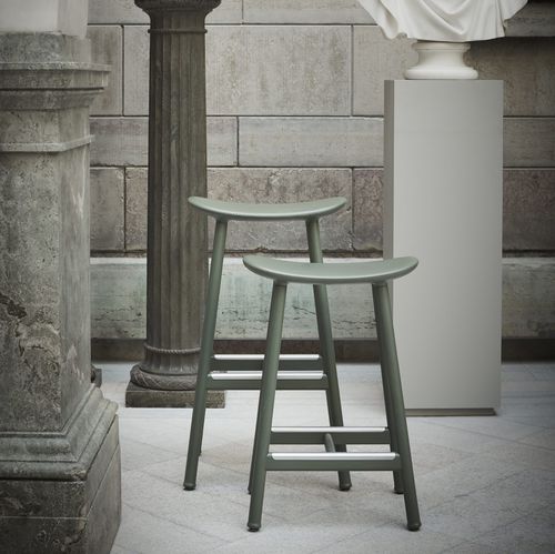 Tabouret de bar classique - ARC - edsbyn - en bois massif / avec repose-pieds / professionnel