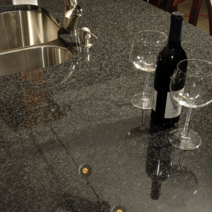 Plan de travail en granite - IMPALA BLACK - WALL GRANITE SERVICE SRL - de cuisine / noir