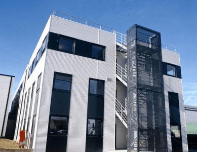 Construction en conteneurs pour chantier - CONTAINERS SOLUTIONS - pour établissement public / modulable / montage facile
