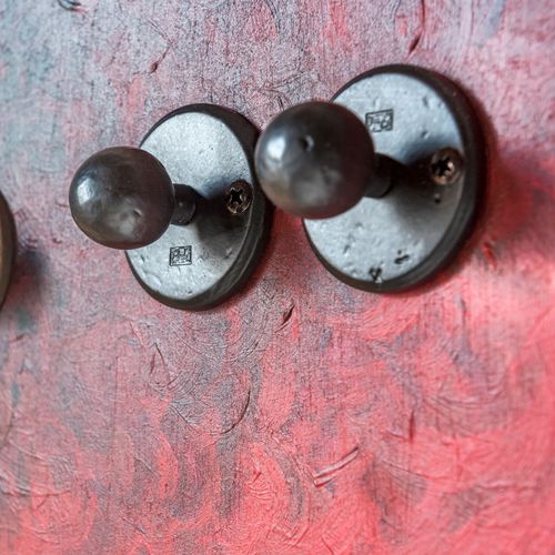 Patère classique - PT/R - Dauby - en bronze blanc / en métal brut / en fer vieilli