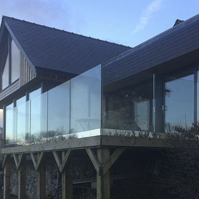 Garde-corps en verre - FRAMELESS - Usluga Glass - à panneaux / d'extérieur / pour terrasse