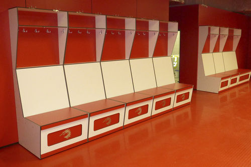 Banc de vestiaire contemporain - ATYPICAL - Frajt s.r.o. - en HPL / avec dossier