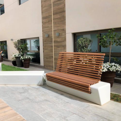 Banc public contemporain - FLAT 1 - THE ITALIAN LAB SRL - en bois exotique / en acier / avec dossier