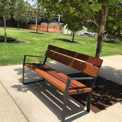Banc public contemporain - EASY EVO 1.75 - THE ITALIAN LAB SRL - en bois exotique / en tôle d'acier / avec dossier