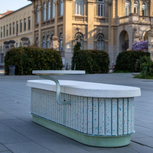 Banc public contemporain - LUXURY - THE ITALIAN LAB SRL - en plastique recyclé / en tôle d'acier / en béton