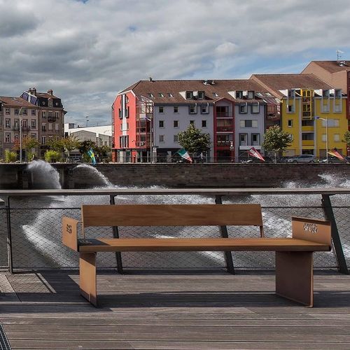 Banc public contemporain - CLAPS RECY - THE ITALIAN LAB SRL - en plastique recyclé / en acier galvanisé / avec dossier
