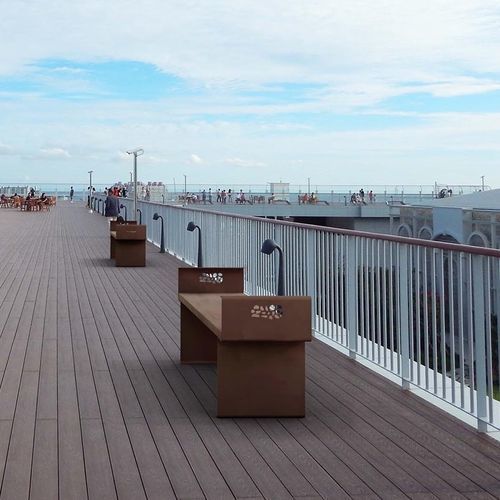 Banc public contemporain - CLAPS RECY - THE ITALIAN LAB SRL - en plastique recyclé / en acier galvanisé / sans dossier