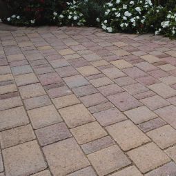 Pavé en béton - COBBLESTONE - Thakeham - d'extérieur / carrossable / pour espace public