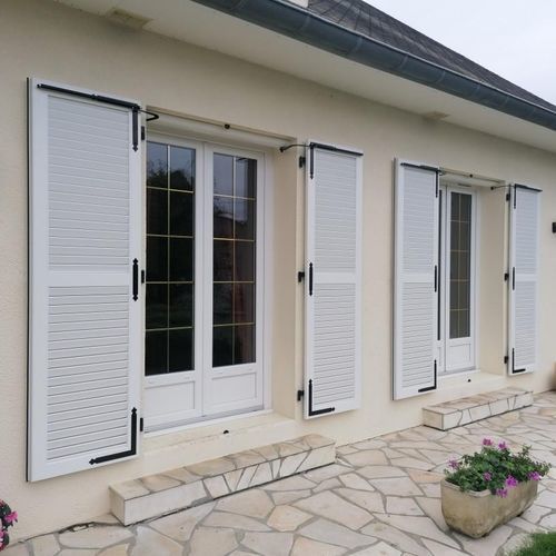 Volet battant - Persienné - GYT - en aluminium / pour fenêtre / de porte
