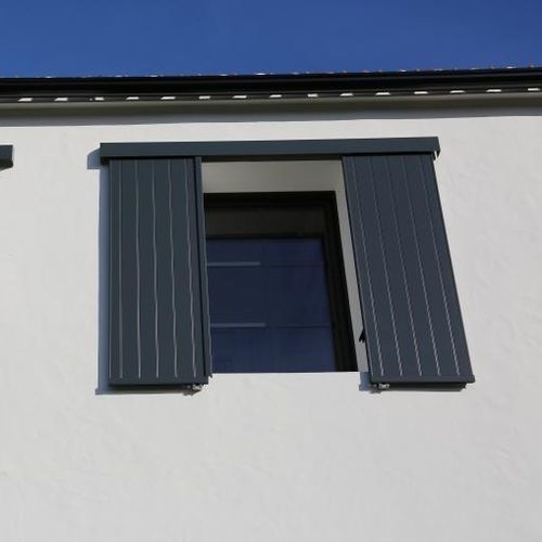 Volet à lames - Isolée - GYT - coulissant / en aluminium / pour fenêtre