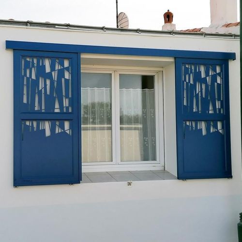 Volet à lames - Découpe laser - GYT - coulissant / en aluminium / pour fenêtre
