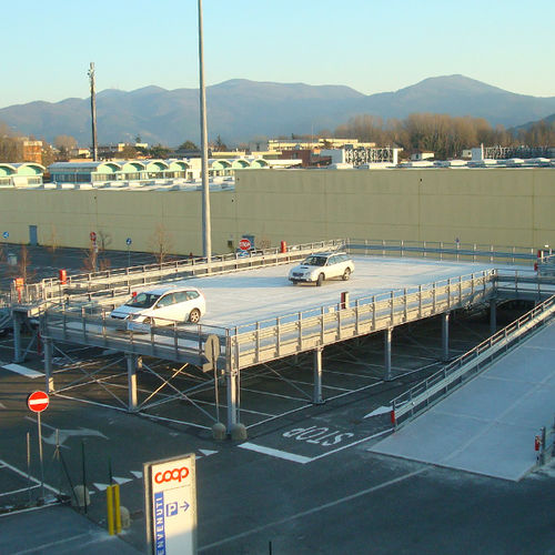 Système de stationnement avec plate-forme - LUCCA - Carpenterie MUSSINI