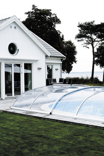Abri de piscine bas - NOVA COMFORT - Gullberg & Jansson AB - coulissant / d'aluminium / motorisé