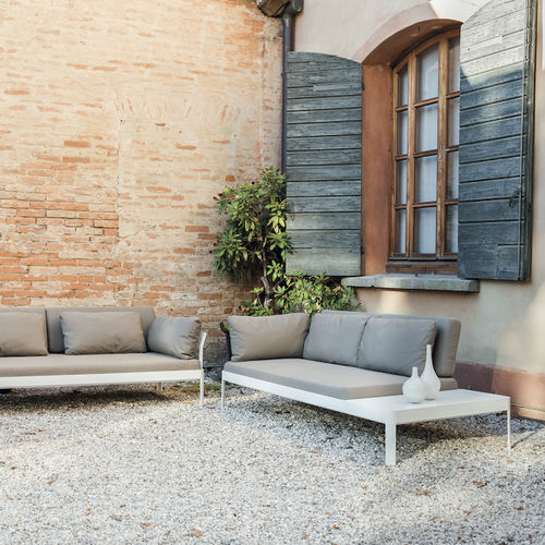 Canapé contemporain - PLANE FOR OUT - iCARRARO italian makers - d'extérieur / en tissu / table intégrée