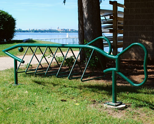 Range-vélo au sol - MUSKIE - Madrax - design original / pour espace public / en acier à revêtement par poudre