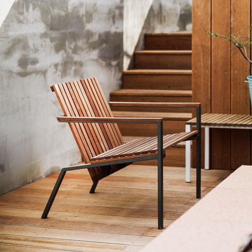 Fauteuil contemporain - AXIS LA155 - egoé - en bois massif / en acier / empilable