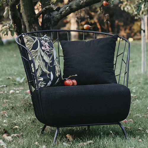 Fauteuil contemporain - MÁJ MA102 - egoé - en tissu / en acier / avec coussin amovible