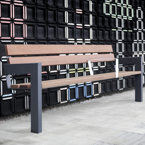 Banc public contemporain - Winkl LVK151 - egoé - en bois massif / en acier / avec dossier