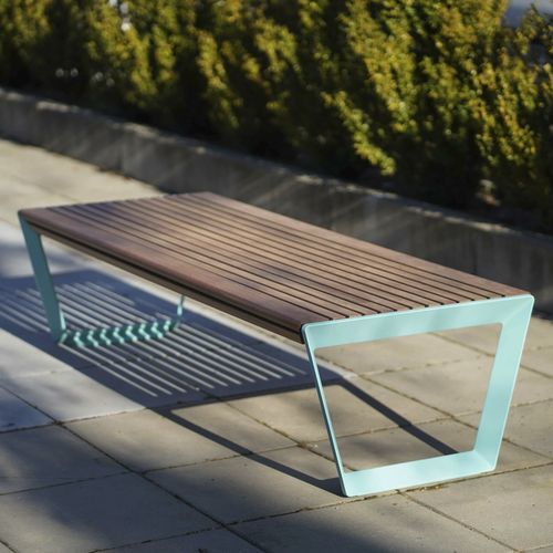 Banc public contemporain - A2-321 - egoé - en bois massif / en frêne / en bois huilé