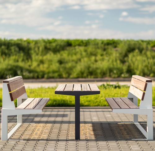 Table de pique-nique contemporaine - U4-622 - egoé - en bois massif / avec piètement en acier thermolaqué / avec piètement en acier galvanisé