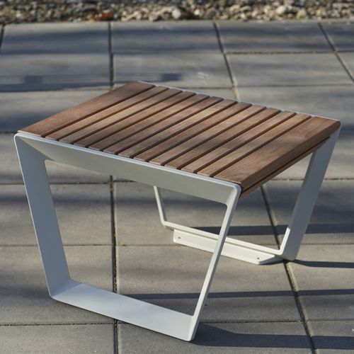 Tabouret contemporain - A2-121 - egoé - en bois massif / en frêne / en bois huilé