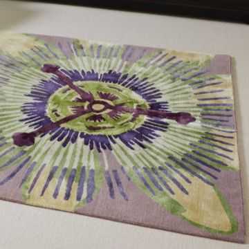 Tapis contemporain - PASSION FLOWER - Jacaranda - à fleurs / en soie / en laine du Tibet