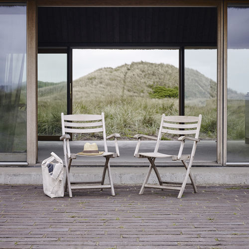 Chaise de jardin contemporaine - SKAGERAK - SELANDIA - Paustian - d'extérieur / en teck / avec piètement en teck