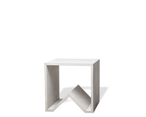 Tabouret contemporain - angulus mutatio - CO33 - en béton / avec piètement en béton / luge