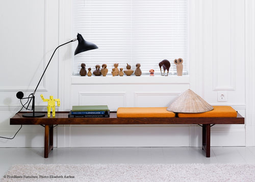 Banc contemporain - KROBO - fjordfiesta - en chêne / en noyer
