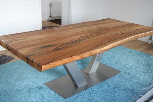 Table à manger contemporaine - SUAR - Unik - en noyer / en bois massif / en bois laqué