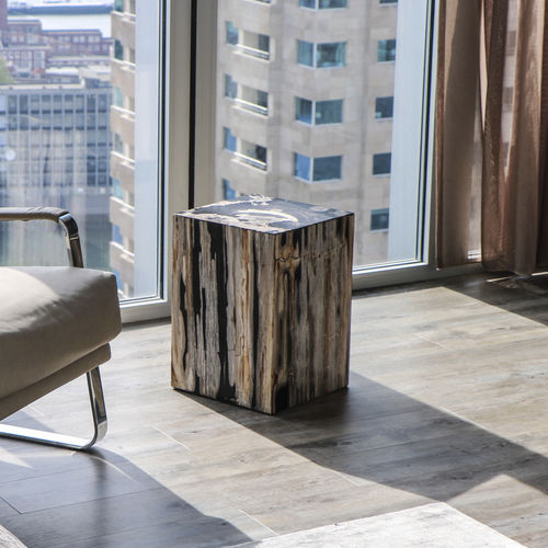 Tabouret contemporain - Unik - en bois / en bois fossilisé / piètement central