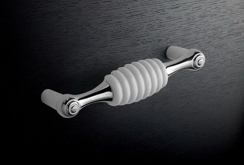 Poignée de meuble en zinc - 323 - CEBI AS - en matière plastique