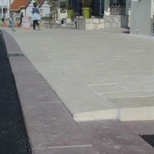 Bordure franchissable pour trottoir - BOI01 - REPLIK - en béton / d'extérieur / linéaire