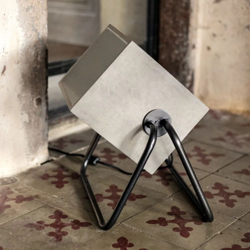 Lampe de sol - PLW-LT-001 - Lyon Béton - en métal / en béton fibré / design industriel