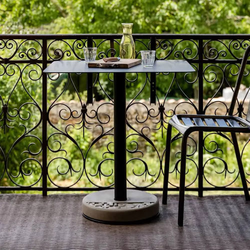 Table bistrot contemporaine - DONUT - Lyon Béton - en aluminium / avec piètement en aluminium / avec piètement en béton fibré