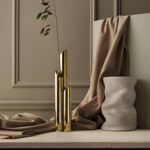 Vase contemporain - Tatlin  - SKULTUNA - en laiton poli / doré