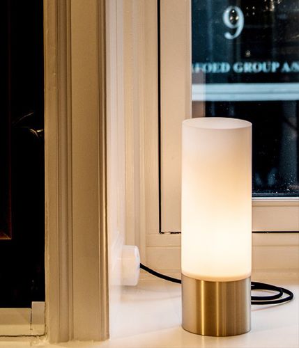 Lampe de table - CHAIRMAN - Ruben Lighting - en acrylique / en laiton / contemporaine
