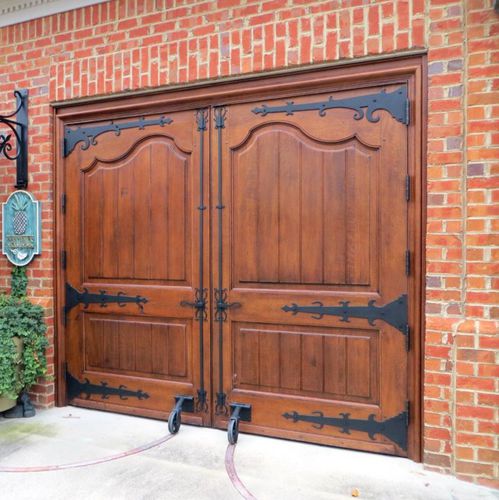 Porte de garage battante - CAUDLE CARRIAGE - AppWood - en bois / manuelle