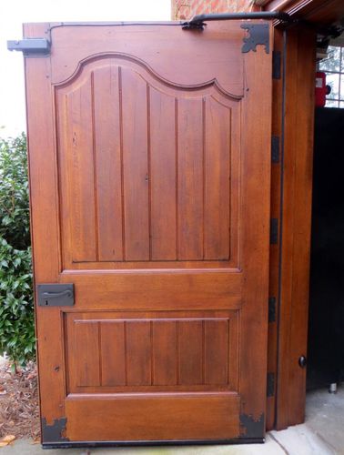 Porte de garage battante - CAUDLE CARRIAGE - AppWood - en bois / automatique