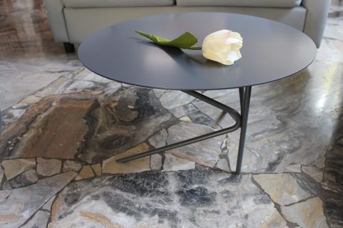 Table basse contemporaine - MEME DESIGN - en bois / avec piètement en métal / carrée