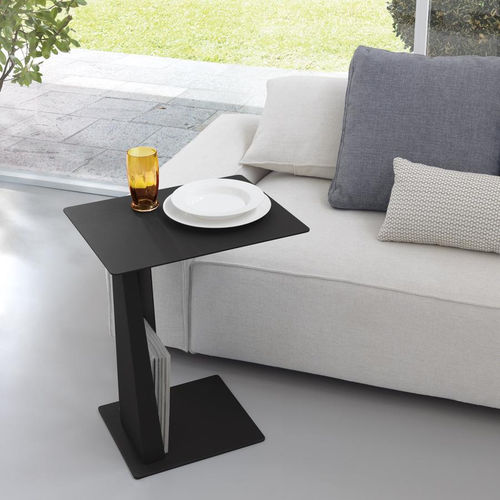 Table d'appoint contemporaine - VOGUE - pezzani home collection - en acier / avec piètement en acier / rectangulaire