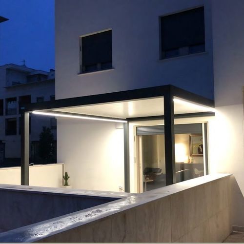Pergola adossée - Delta Overlap - autoportée / en aluminium / en aluminium peint