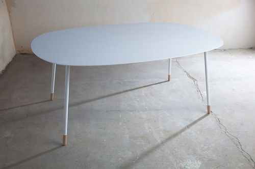 Table contemporaine - XL - AMOS DESIGN - en hêtre / en Corian® / avec piètement en métal